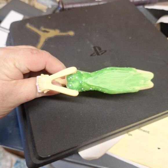 WMG 2010 Vintage Style Bathing Beauty Figurine Green Swimsuit Shelf Sitter - Picture 5 of 5